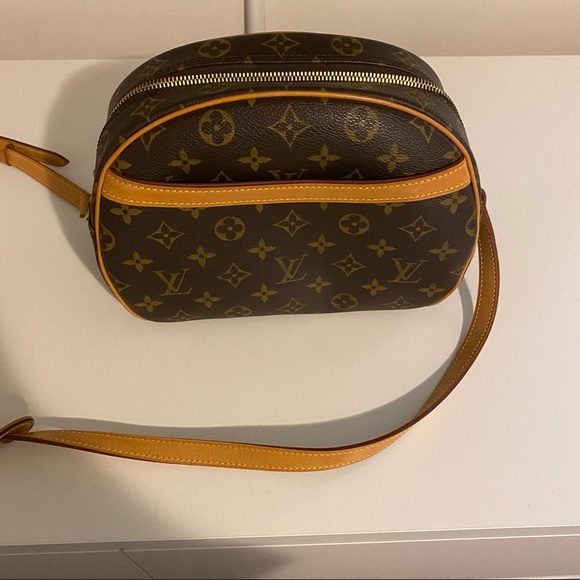 Louis Vuitton Monogram Blois Bag - Picture 4 of 10
